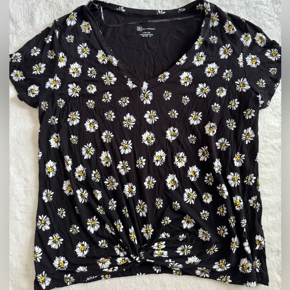 No Boundaries Daisy Tee